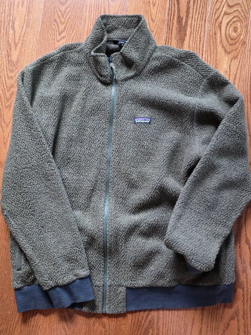XXL Patagonia moss green fleece zip-up